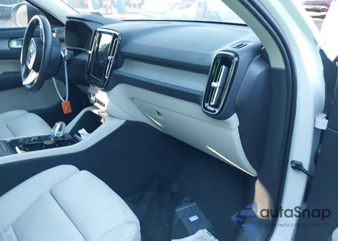 2024 Volvo Xc40 B5 Ultimate Dark Theme из США, поврежденный, VIN YV4L12UM5R2340682